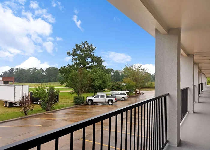 Super 8 By Wyndham Brookhaven