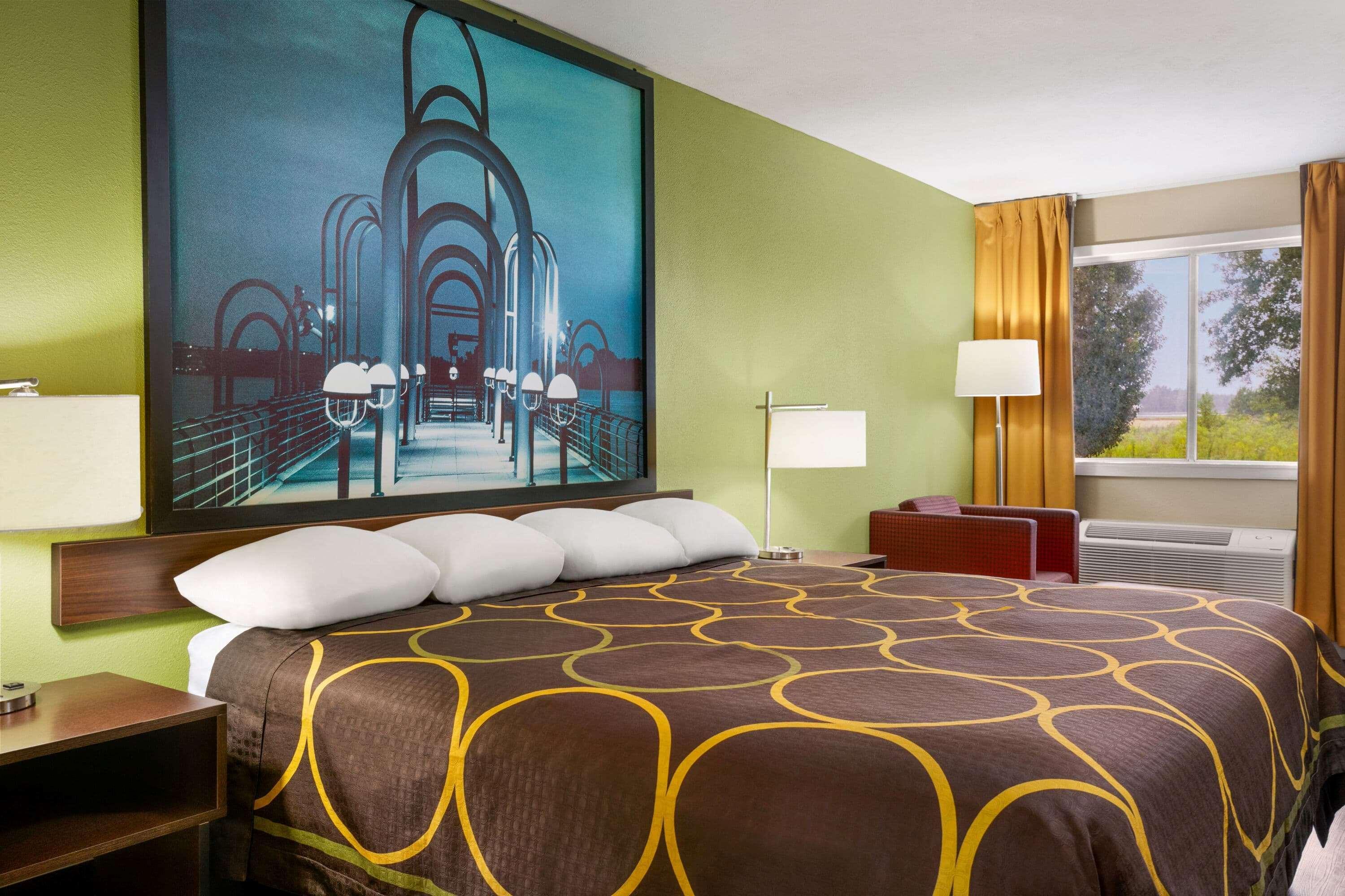 Super 8 By Wyndham Hotel