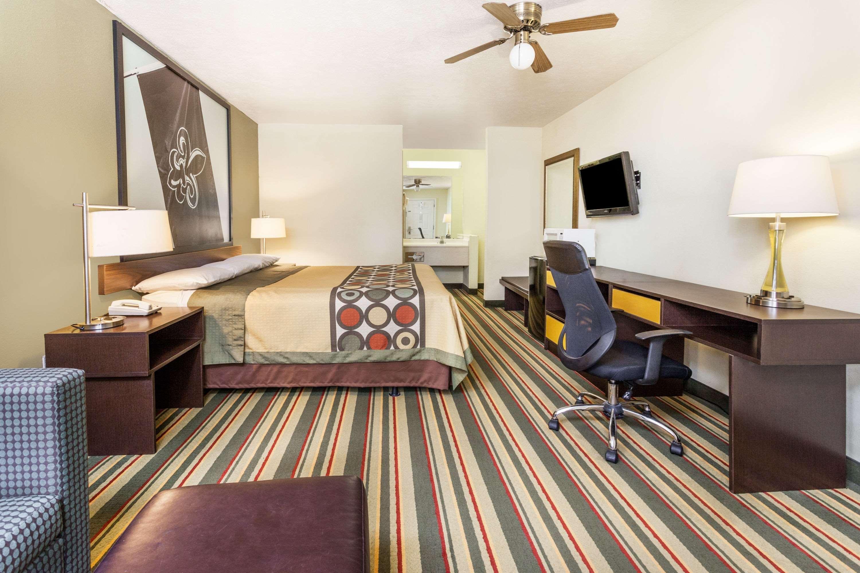 Hotel Super 8 By Wyndham Brookhaven